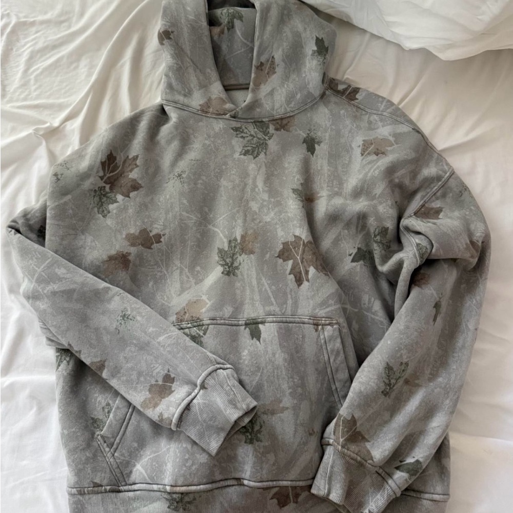 Abercrombie & Fitch Gray Camouflage Hoodie Size large